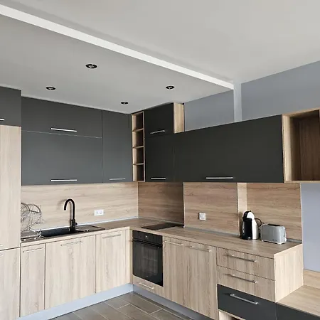 Europroperties Skyline Апартамент
