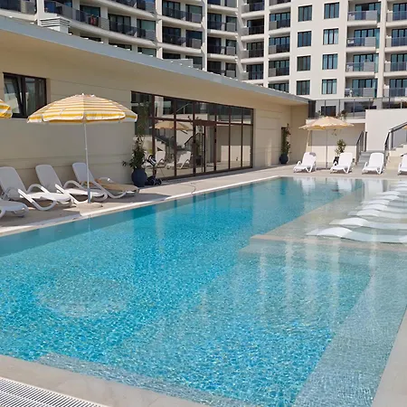 Europroperties Skyline Апартамент